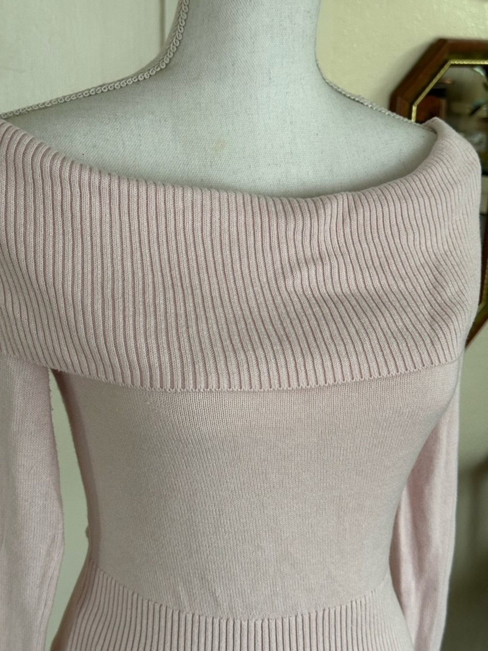 Brandy Melville Dusty Pink Off-Shoulder Ribbed Knit Sweater - Picture 3 of 4